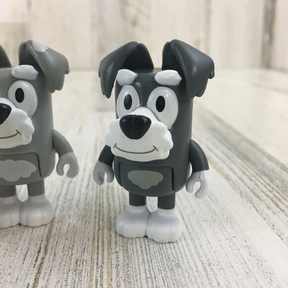 Bluey The Terriers with Swords Shield School Friends Jo Dan Adam Figure Triplets - Picture 6 of 16